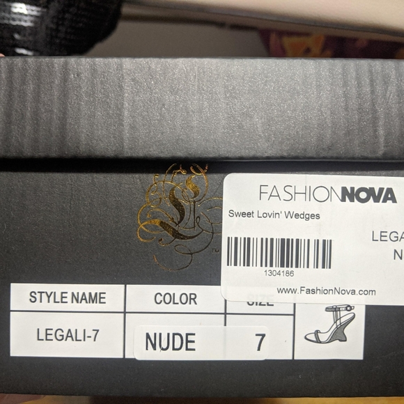 NWT NIB nude wedges with gemstones - Picture 5 of 5